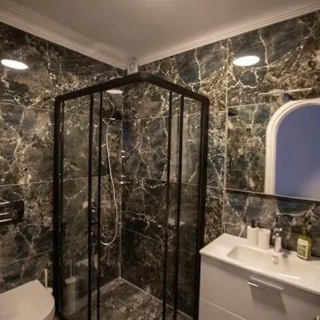 Top Rated! Bosphorus View 4Br Sleeps 9