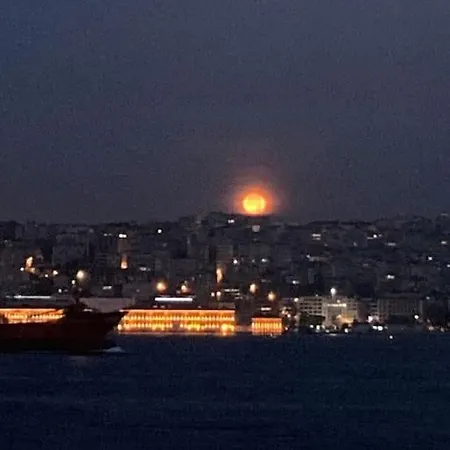 Top Rated! Bosphorus View 4Br Sleeps 9 * Istanbul